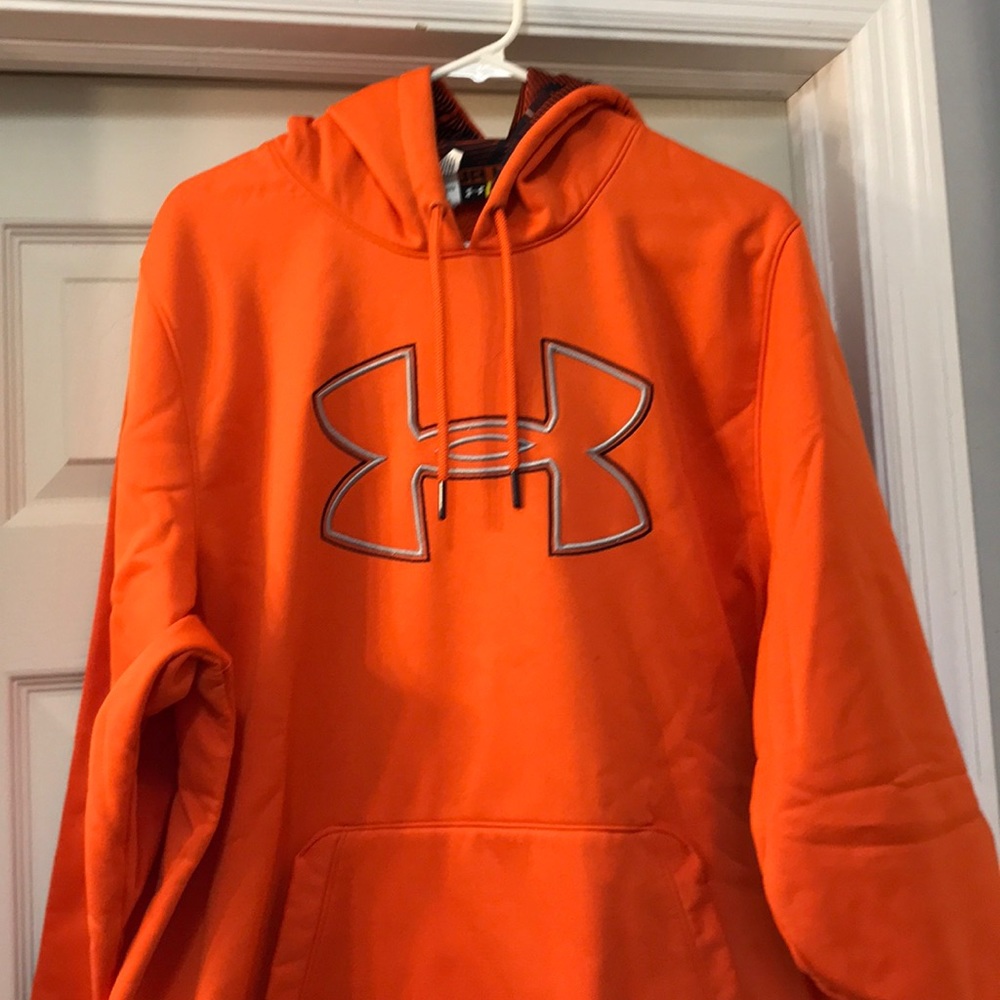 Excellent used condition Under Armour sweatshirt